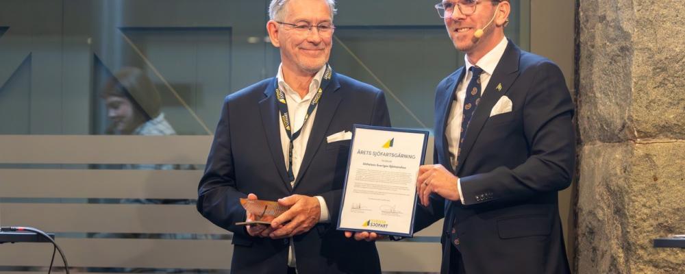 Priset delades ut under Svensk Sjöfarts årsmöte på Münchenbryggeriet i Stockholm av Anderas Carlson, Sveriges Bostads- och infrastrukturminister. Foto: Föreningen Svensk Sjöfart