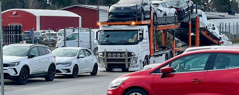 Bilhandeln sticker ut. Foto: Stina Wickenberg