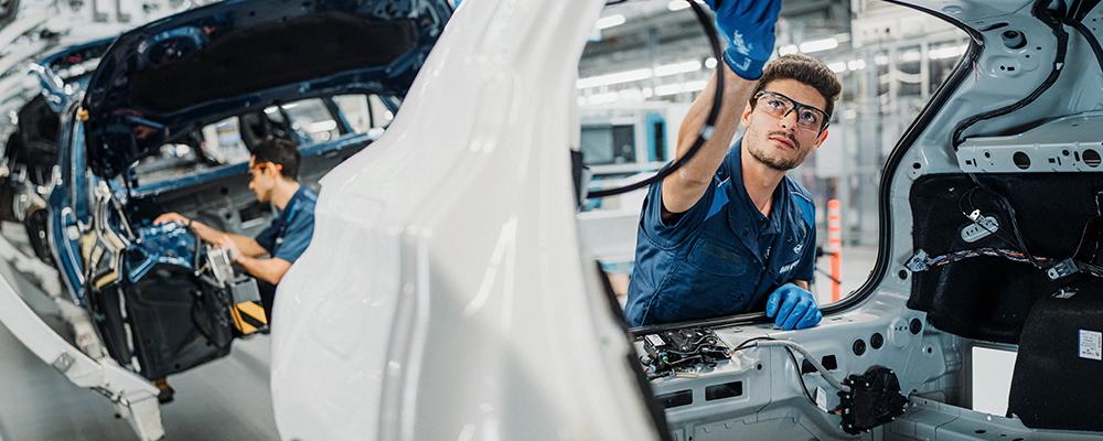 BMW har utvecklat elmotorer som fungerar utan sällsynta jordartsmetaller genom att ersätta traditionella magneter med ny teknik. Foto: BMW Group Career