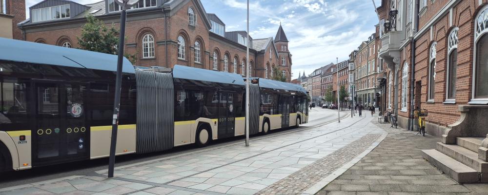 En av Plusbus-projektets nya 25 meter långa BRT-bussar. i Ålborg, Danmark. Foto: Trivector