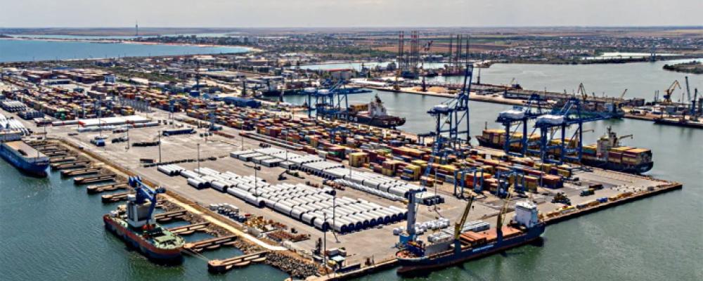 DP World pekar på att hamnar runt om i världen står inför snabbt ökande energibehov i takt med att verksamheten elektrifieras. Elektriska hamnkranar, landström till fartyg, datacenter, uppvärmning och ny industriell verksamhet ställer allt högre krav på stabil energiförsörjning. Foto: DP World