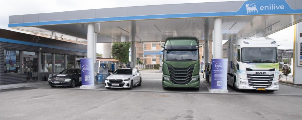 minskningar av växthusgaser (GHG). Totalt kördes 84 procent av sträckan på 100 procent förnybart bränsle, vilket resulterade i en minskning av växthusgaser med 67 procent sett till den totala körsträckan.