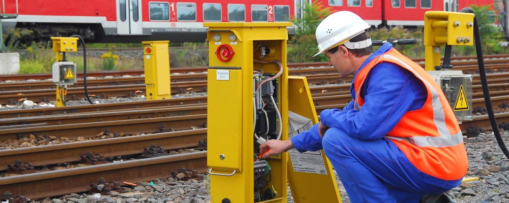 Punktligheten för Deutsche Bahns fjärrtåg nådde i september 2025 en ny bottennivå. Endast drygt hälften av tågen anlände i tid. Med kombinationen av byggkaos, sabotage och ledningskris ser Deutsche Bahn ut att gå mot ett nytt förlustår för förtroendet bland resenärerna. Foto: Deutsche Bahn