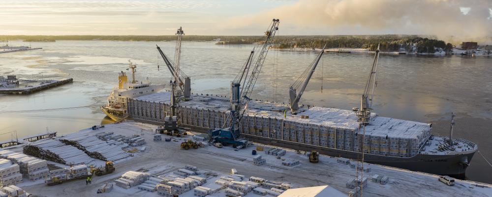 Totalt omfattar leveransen 48 200 kubikmeter sågade trävaror. Foto: Fredrik Larsson