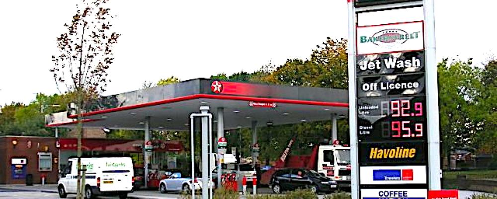 Bensinstation vid Middleton Road, Heywood. Storbritannien. Foto: Wikipedia Commons Lic. Kredit: Keith Williamson. Creative Commons Attribution-Share Alike 2.