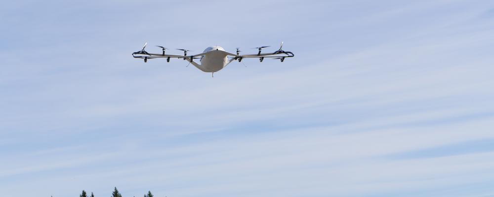 Drönaren kommer att lastas med paket från Bussgods som ska till Norsjö. Foto: Skellefteå Droneport