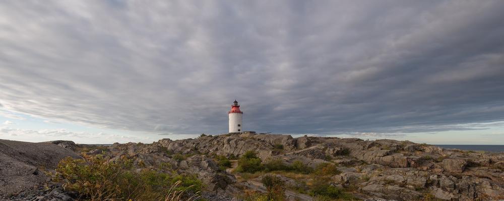 Landsort fyrplats. Foto: Arild Vågen/Wikimedia Commons/https://commons.wikimedia.org/wiki/File:Landsort_August_2016_10.jpg