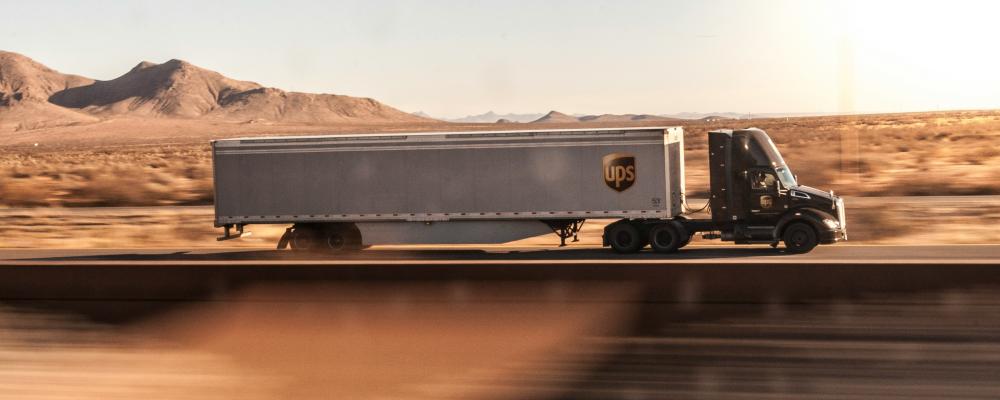 I USA föreslås AMERICA DRIVES Act, som kan tillåta Level 4- och Level 5-lastbilar att köra på motorvägar utan förare eller fjärrstyrning. Foto: alex quezada/Unsplash