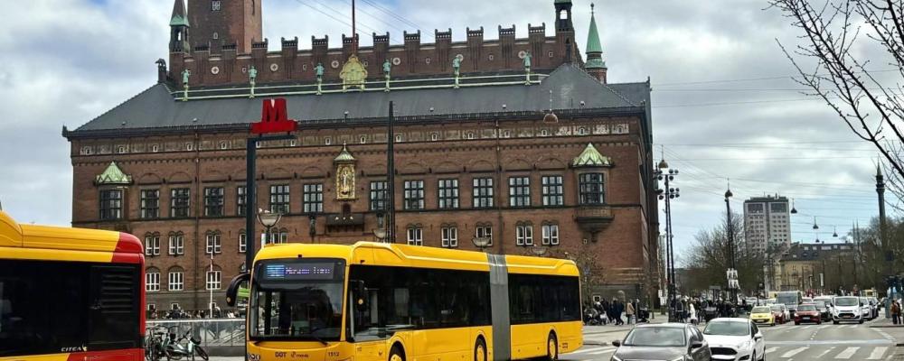 Nya elbussar har satts i drift i Köpenhamn och bidrar till att hela stadens busstrafik nu är elektrifierad. Foto: Movia