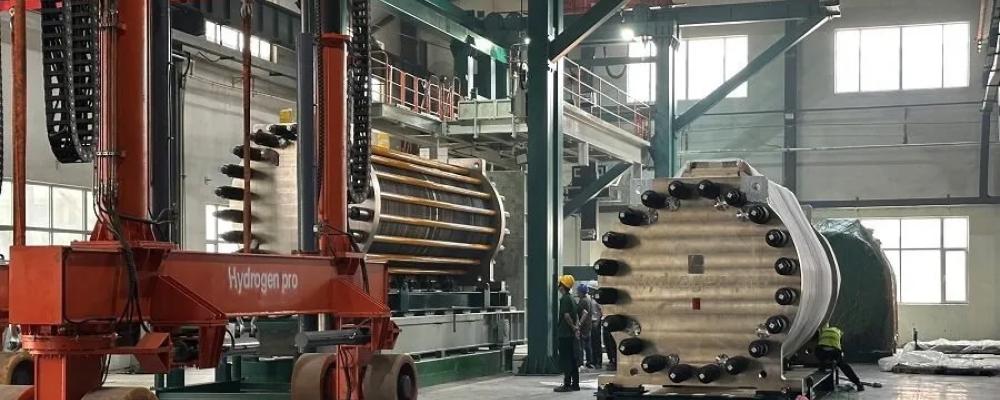 Elektrolysörer tillverkas vid fabriken i Tianjin, Kina. Det norska elektrolysörbolaget HydrogenPro har bekräftat att det har kraftigt minskat sin personalstyrka i den kinesiska verksamheten under det tredje kvartalet. Foto: HydrogenPro