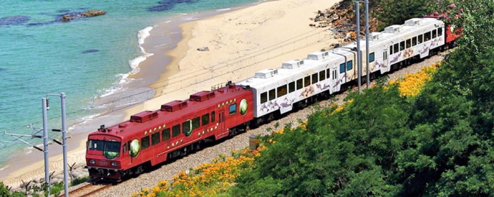 Parallellt med höghastighetslinjerna fortsätter Sydkorea även att utveckla turistinriktade tågupplevelser där själva resan står i fokus.  Foto: WalkintoKorea/ Korail