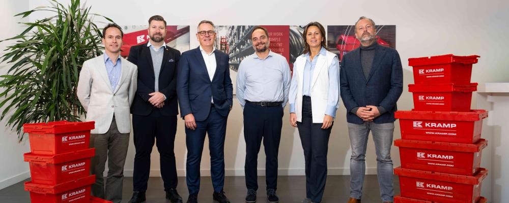Från vänster: Dirk Veld (Head of Supply Chain Network Design, Kramp), Kim Ebbe Jakobsen (Element Logic), Roeland Tjebbes (CFO, Kramp), Nikolaj Bjørn Eriksen (Element Logic), Saša de Jong (VP Supply Chain & Operations, Kramp), Mark Weetink (Managing Director Nordics, Kramp). Foto: Element Logic