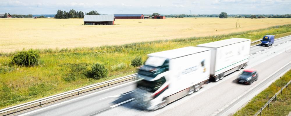 Forskare vid LiU har visat att tunga transporter på grön vätgas skulle bli dyrare i Norden. Foto: Thor Balkhed/Linköpings universitet