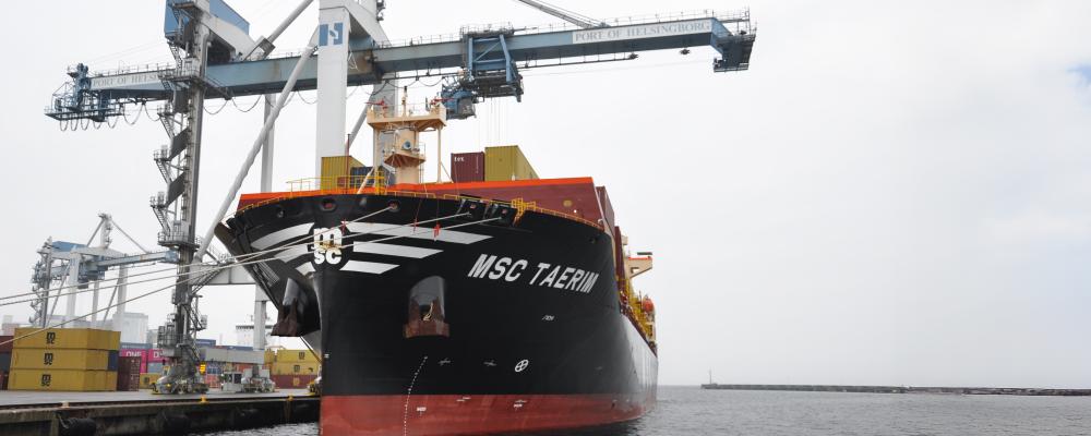 Här lossas MSC Taerim, ett av fartygen i rederiet MSC:s globala linjenätverk. Foto: Helsingborgs hamn