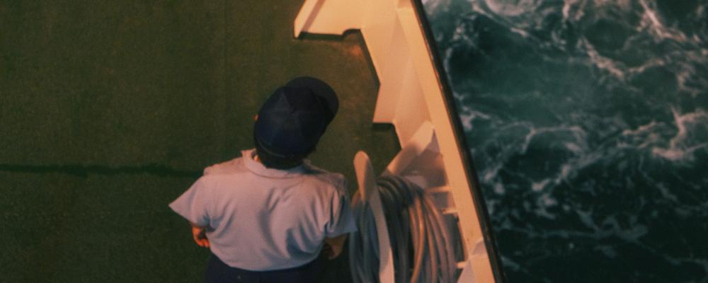 För första gången har en sjöfartsutbildning beviljats inom nationell yrkesutbildning, med inriktning mot lättmatros och vaktgående maskinpersonal. Foto: Moritz Kindler/Unsplash