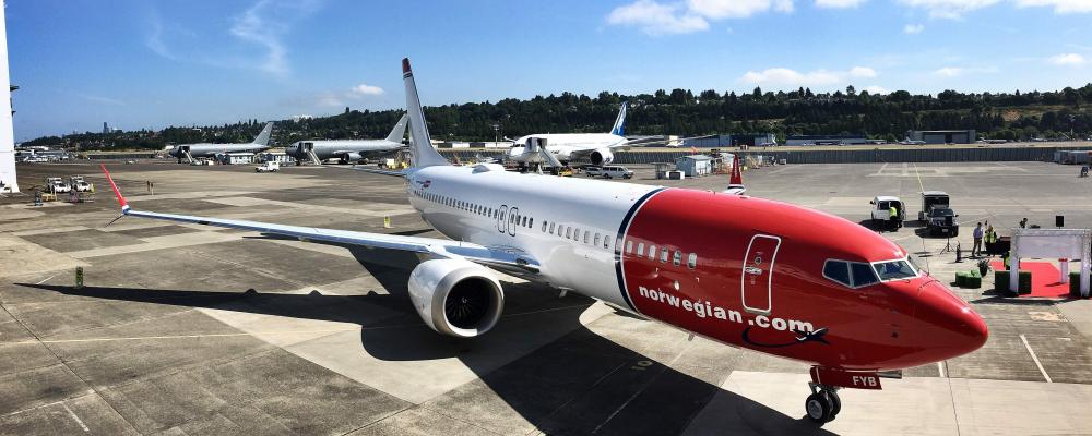 Norwegian-plan på marken: (EI-FYB) Boeing 737-8 MAX. Foto: Wikimedia Commons. Kredit: Norwegian.