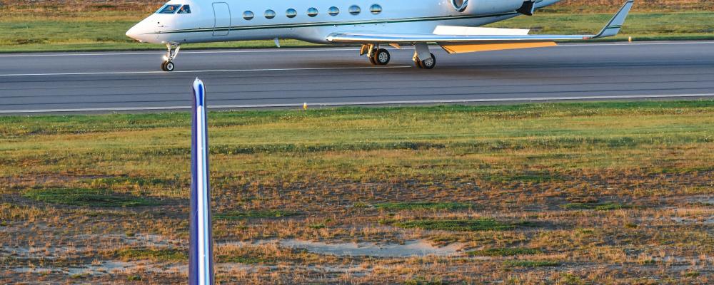 Gulfstream G550 bakom Airbus A320neo. Foto: Niklas Jonasson/Unsplash