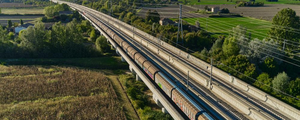 Järnvägsförbindelsen kopplar samman produktionsområden i norra Italien med den svenska marknaden. Foto: Nurminen