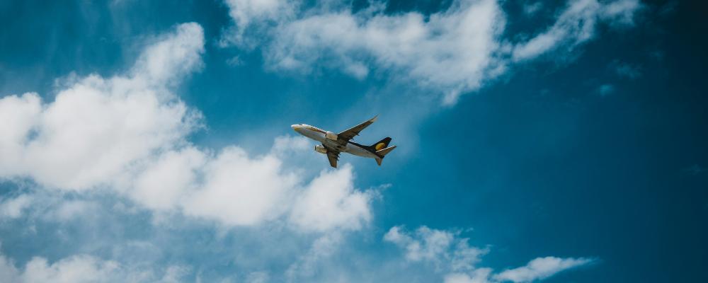 Den nya luftfartsstrategin är tänkt att stärka flygets konkurrenskraft i Sverige. Foto: Vikas Gurjar/Unsplash