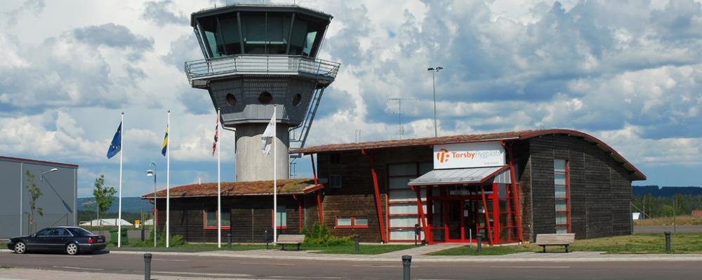 Torsby flygplats är en av flera flygplatser som riskerar att försvinna. Foto: Felix Goetting/Wikimedia Commons/https://commons.wikimedia.org/wiki/File:Airport,_Terminal_JP6343777.jpg