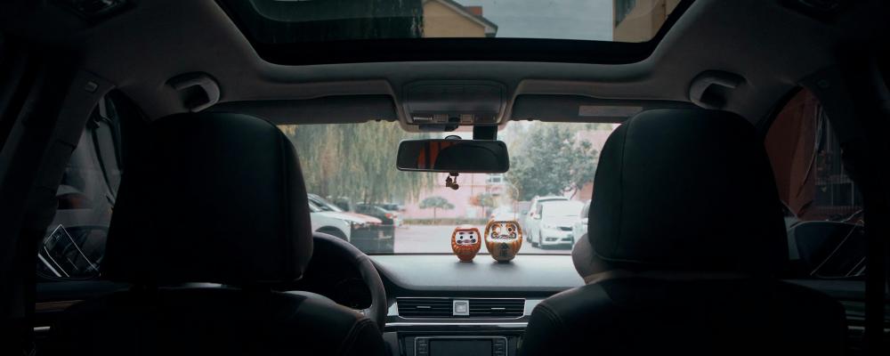 I Europa finns ännu inga kommersiella robotaxilösningar i större skala, men sådana tjänster är redan i drift i storstäder i USA och Kina. Foto: QIN BENNIE/Unsplash