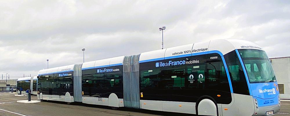 Ett av KIEPES flaggskeppsprojekt på bussidan finns i södra Paris – där Bus Rapid Transit-linjen Tzen 4 nu trafikeras av dubbelledade batterielektriska bussar. Foto: KIEPE