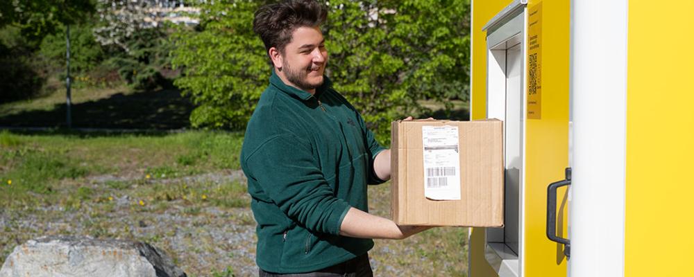 Ett mobilt paketskåp för paketutlämning testas. Foto: DHL