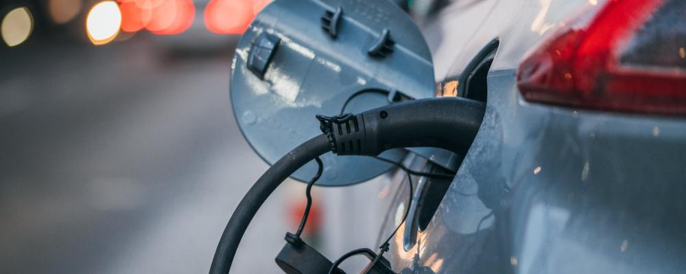 Smart AI-laddning kan förlänga elbilars batteriliv med 23 procent – utan att öka laddtiden. Foto: Ivan Radic | CC BY 2 0