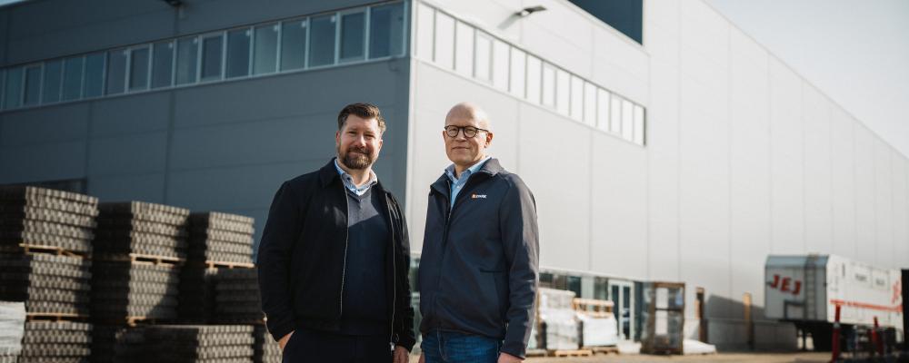 Det nya distributionslagret i Brøndby, på 24 000 kvadratmeter, blir från sensommaren ryggraden i företagets dagliga leveranser av över 20 000 artiklar. Foto: Element Logic