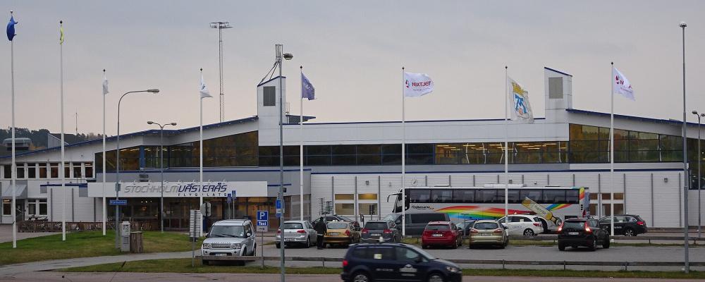 Västerås flygplats lyfts som ett exempel på en regional flygplats där ägarfrågan prövats politiskt och i en lokal folkomröstning. Foto: Dependability/Wikimedia Commons/https://commons.wikimedia.org/wiki/File:Stockholm-V%C3%A4ster%C3%A5s_flygplats.jpg