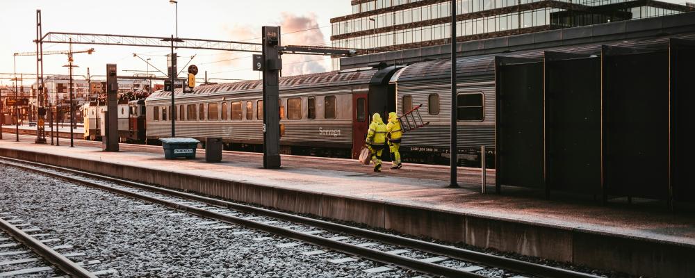 Centralstationen i Uppsala måste avlastas. Foto: claudio schwarz /Unsplash