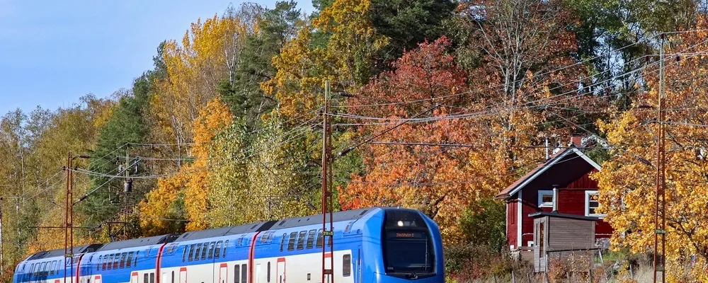 Mälartåg körs på fem linjer i Stockholm-Mälarregionen och har årligen över 15 miljoner påstigande resenärer. Foto: VR