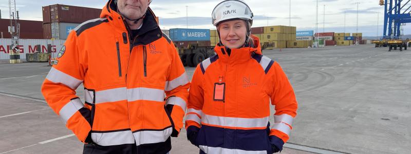 Hans Karlsson och Ewelina Traskowska-Lundén från Norrköpings Hamn som arbetat med ansökan tillsammans med Norrköpings kommun och Södertälje Hamn.