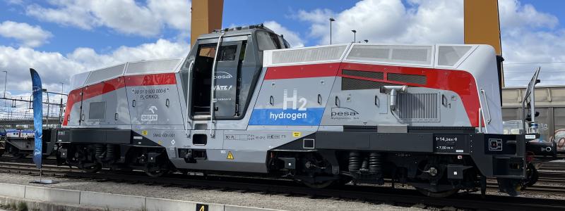 Det polsktillverkade vätgasloket SM42-6Dn har gjort en uppvisningsturné till svenska hamnar och terminaler där ett av stoppen skedde på Årsta Kombiterminal.