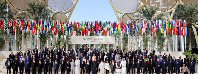 Delegaterna samlade vid öppningsceremonin. Dubais officiella foto COP28-med tillstånd COP28, Kredit: Wikipedia Common/ www.flickr.com
