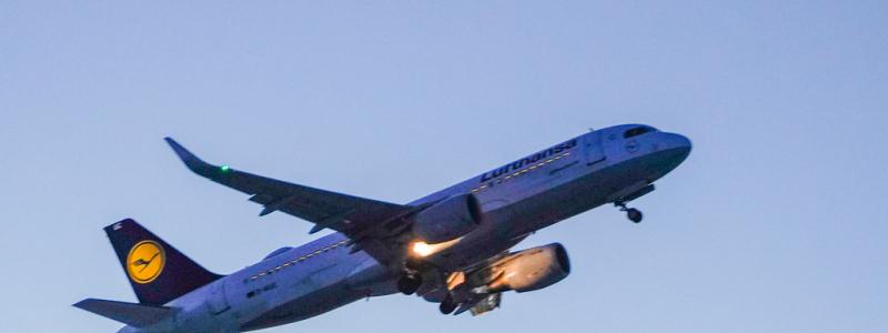 Håkon Mosvold Larsen/NTB/TT: Det lyfter så smått för flygbolagen. Arkivbild.