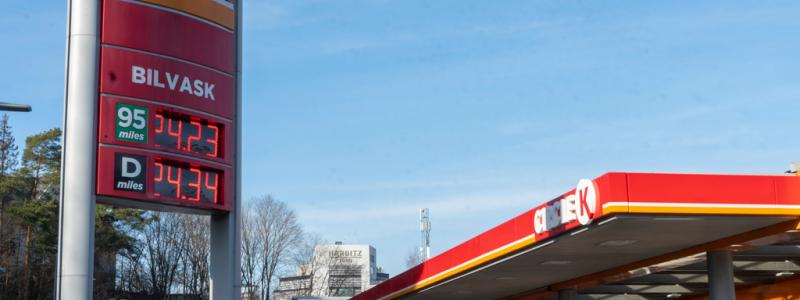 Terje Pedersen/NTB/TT: Drivmedelspriserna höjs återigen. Arkivbild