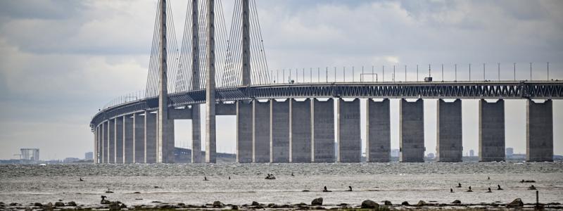 Johan Nilsson/TT: Cirka fem miljoner bilar åkte över Öresundsbron under årets tredje kvartal. Arkivbild.