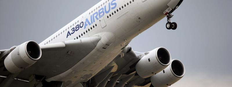 Francois Mori/AP/TT: Den jättelika Airbus A380 under en uppvisning 2015.