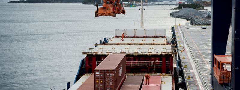 Tim Aro/TT: Den nya tekniken som Sjöfartsverket utvecklat ska effektivisera tiden i hamnen för transportfartyg,. Arkivbild.