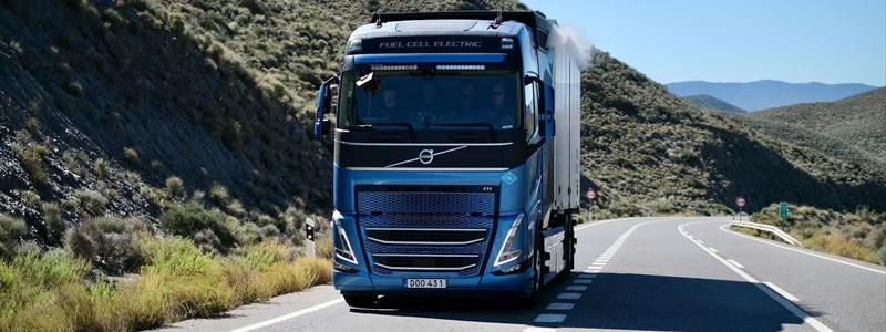 Volvo testar redan bränslecellselektriska lastbilar där el genereras ombord på lastbilen via bränsleceller. Foto: Volvo