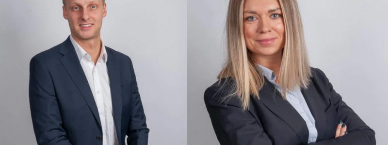 Karin Sjövall, hållbarhetschef, samt Olle Lignell som jobbar i förvaltningsteamet på NREP Logicenters. Foto: Smartvatten