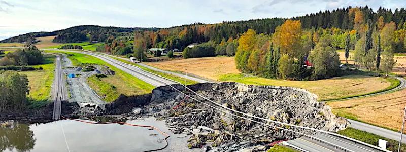 Drönarfoto från jordskredsområdet vid Nesvatnet i Levanger.
Foto: Bjørn Modell, Bane NOR