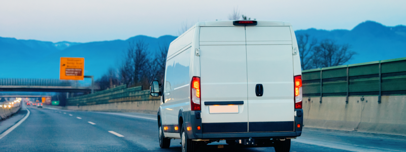 Från och med den 1 juli 2026 blir det obligatoriskt med den nya, smarta färdskrivaren för en stor del av transportbilssegmentet (2,5–3,5 ton) i internationell trafik. Foto: Abax