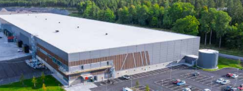 Tillsammans har bolagen 140 000 kvm logistikyta i Norrköping, Jönköping, Varberg och Nybro. Foto: Emotion Logistics AB / Almroths Express & Åkeri AB