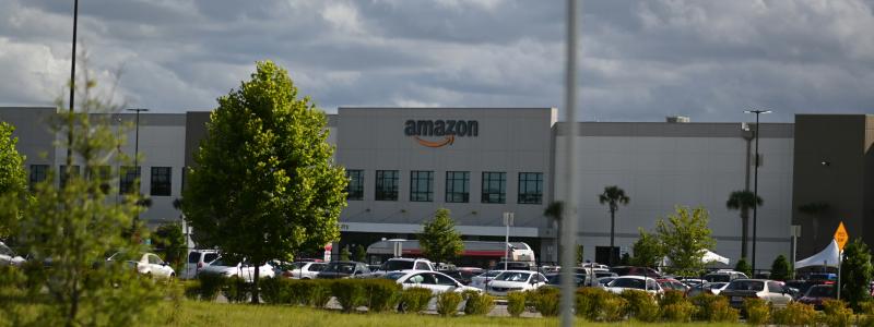 Amazon lagerlokal i Jacksonville, FL, USA. Foto: daniel holland/unsplash