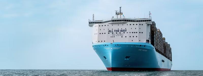 Osäkra framtidsutsikter. Maersks resultat för 2025 kommer att påverkas av flera faktorer, inklusive containerfraktpriser, bränslekostnader och valutakurser. En förändring av fraktpriset med 100 amerikanska dollar per fraktenhet kan påverka EBIT med 1,3 miljarder amerikanska dollar. FotoO Maersk