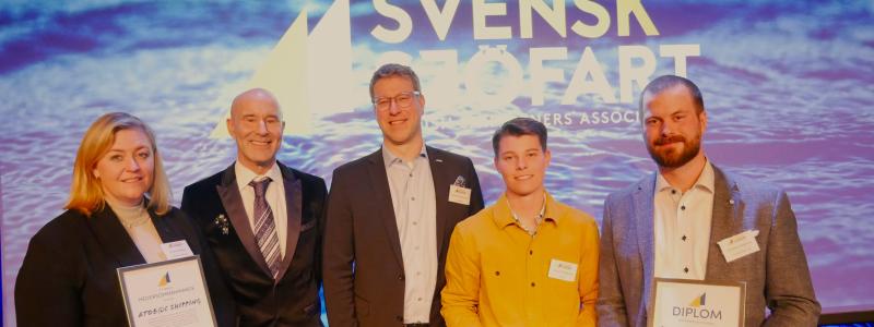 Mark Levengood delade ut ett särskilt hedersomnämnande till AtoB@C och utmärkelsen Årets Rederi som gick till Furetank Rederi AB. Foto: Svensk Sjöfart
