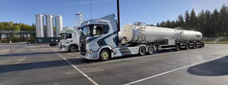 Arla undersöker möjligheterna att elektrifiera de tunga mjölktransporterna. Foto: Arla