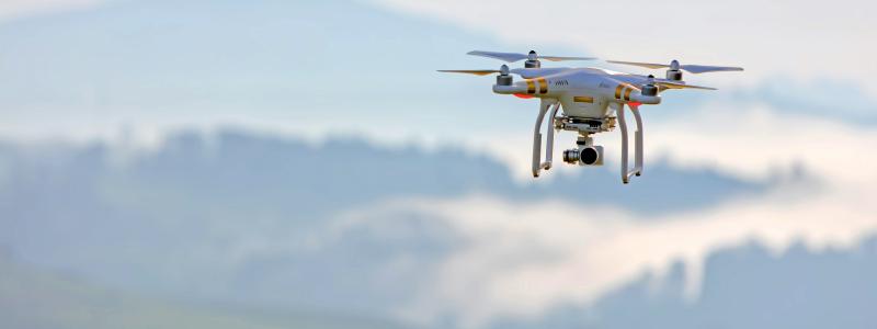 Åtgärderna ska stärka tryggheten vid drönaranvändning, öka konkurrenskraften och bidra till ett effektivare transportsystem. Foto: Ricardo Gomez Angel/UNsplash